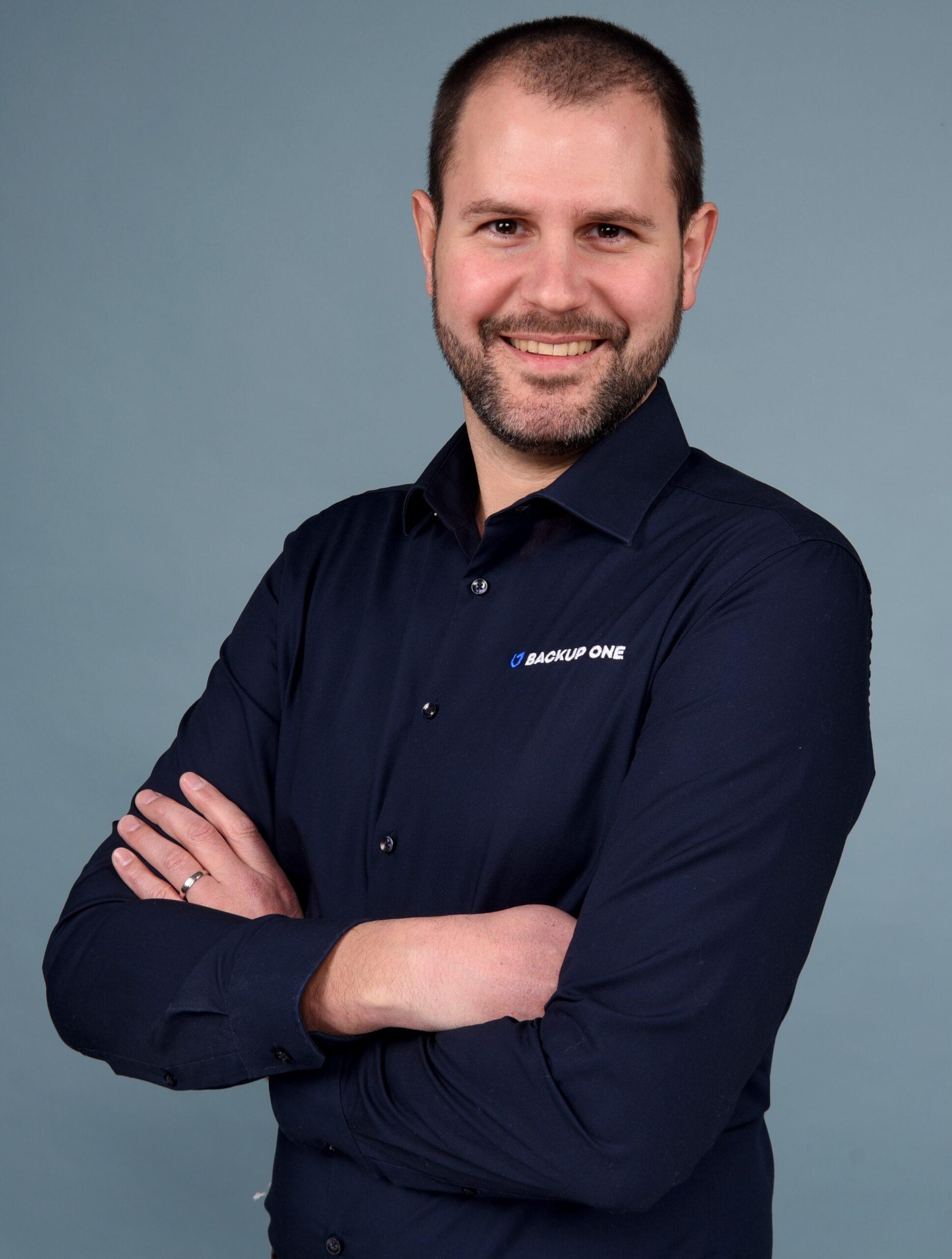 TOBIAS UNDEUTSCH